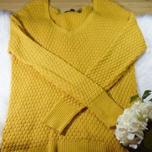 American Eagle Yellow Orange Sweater